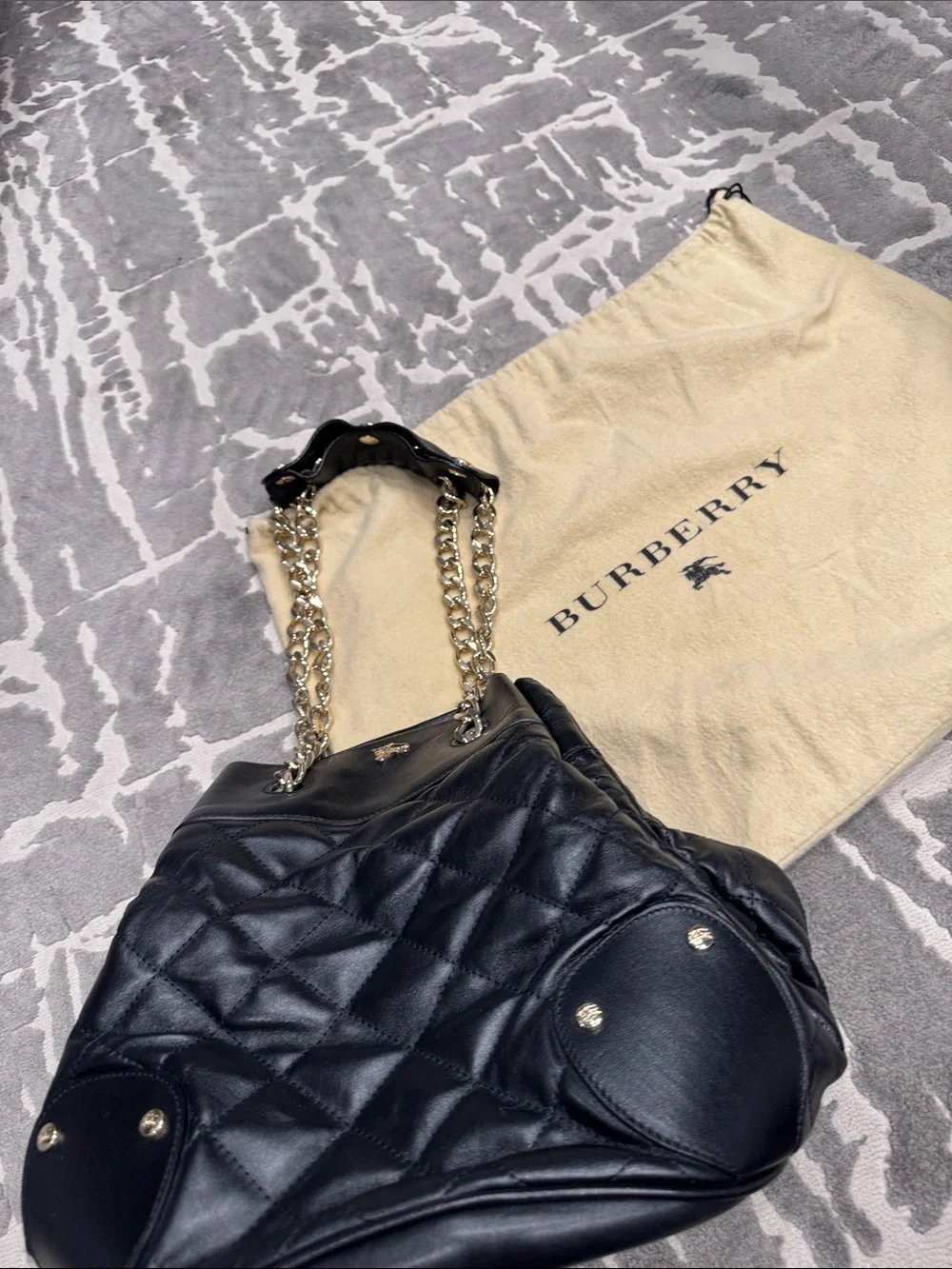 Burberry bucket bag